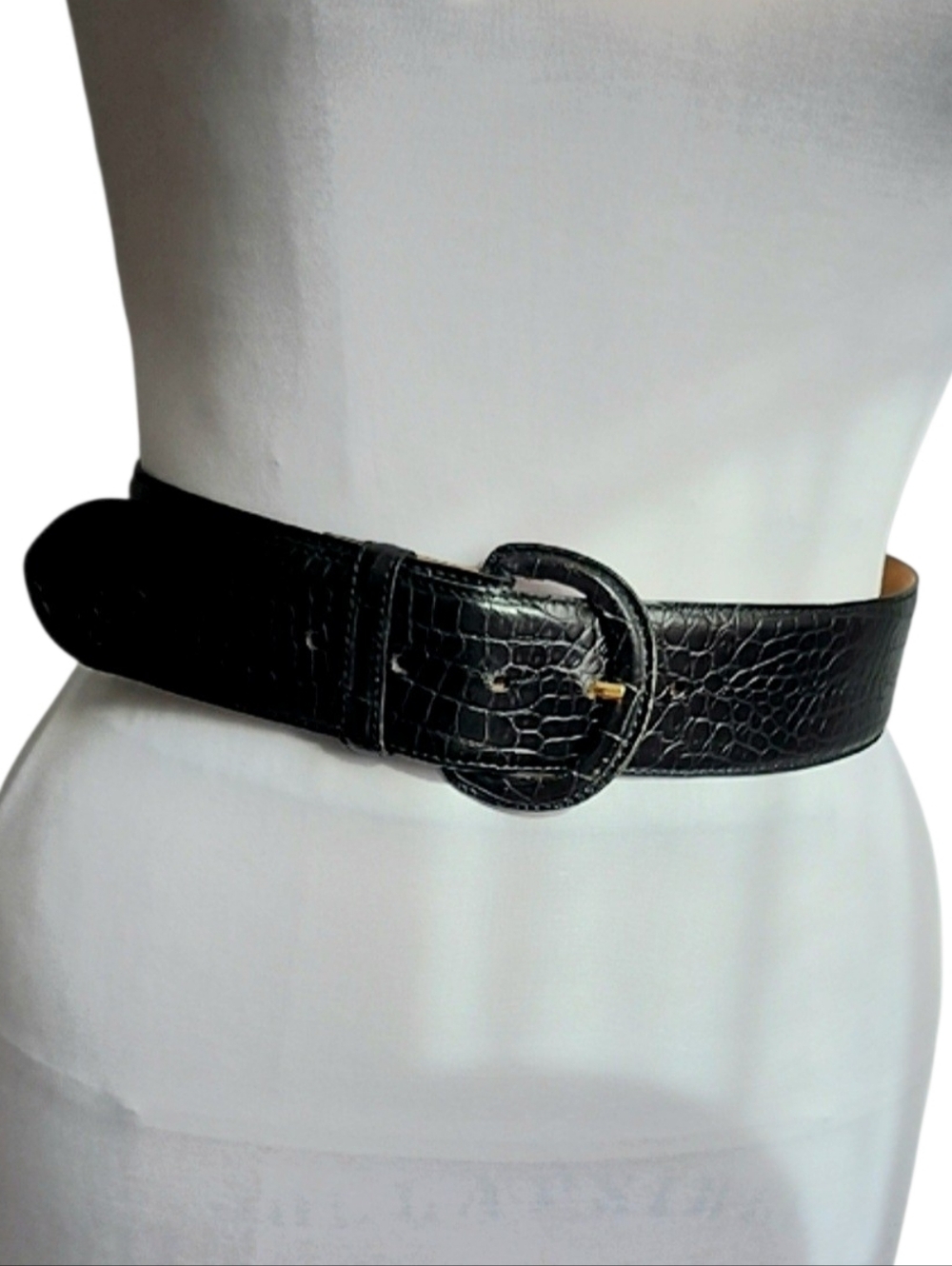 Talbots Black Croc-Embossed Leather Belt with Round Buckle XS 27.5"-31.25" In